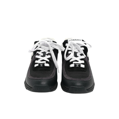 Runner Black White